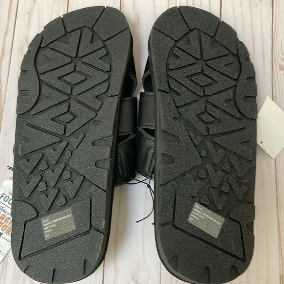 Men's Shoes - Picture 6 of 7